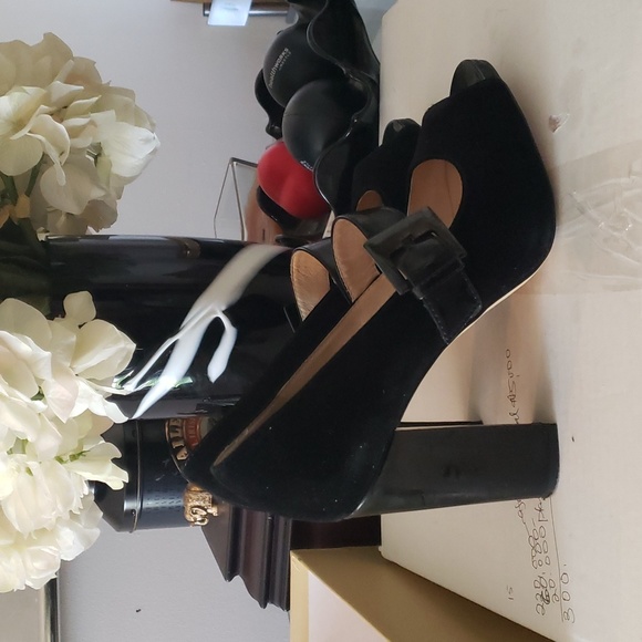 Shoes - Picture 2 of 4